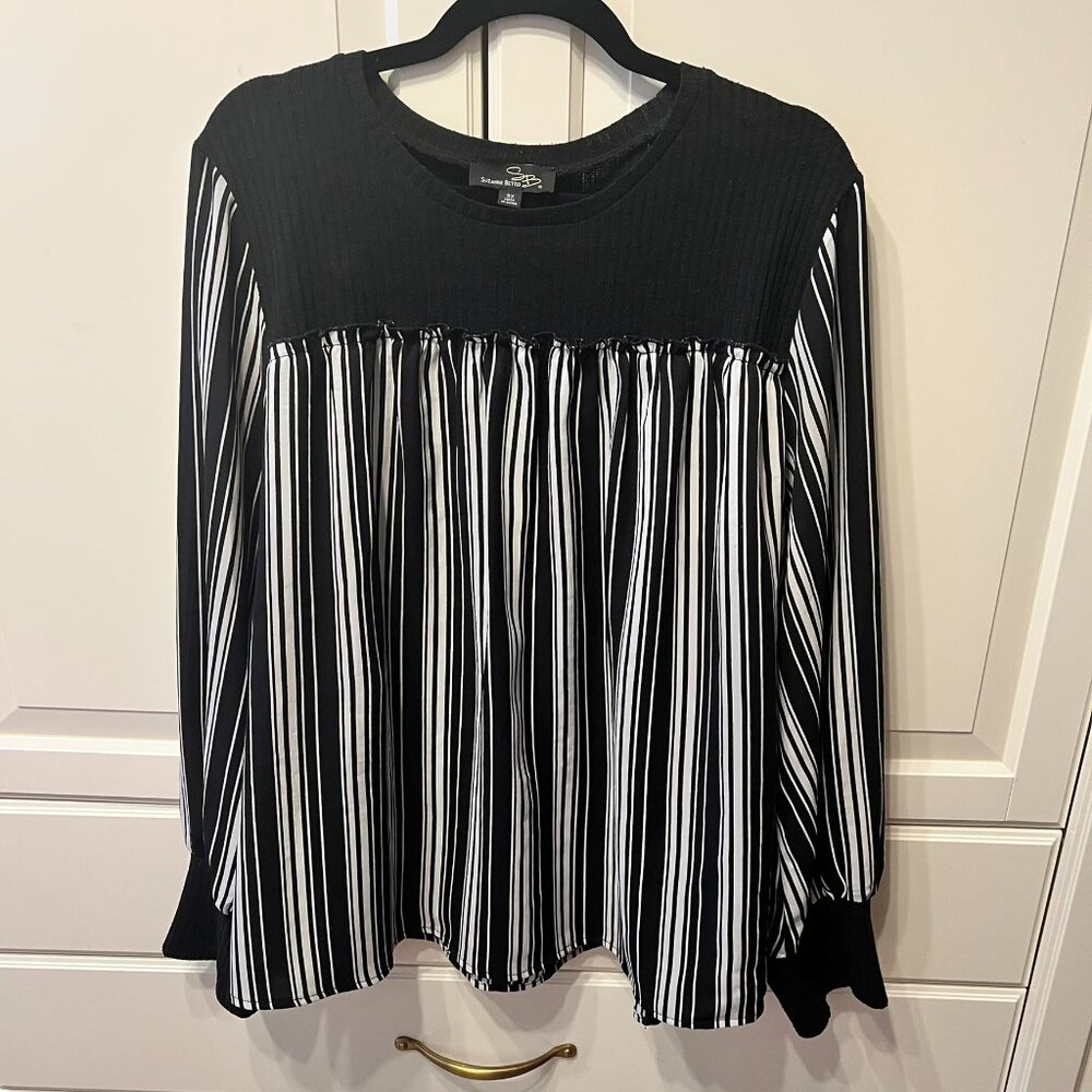 Suzanne Betro Black and White Long Sleeve Boxy Blouse